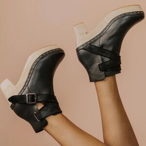 FREE PEOPLE Hunter Green Bungalow Clog Boots